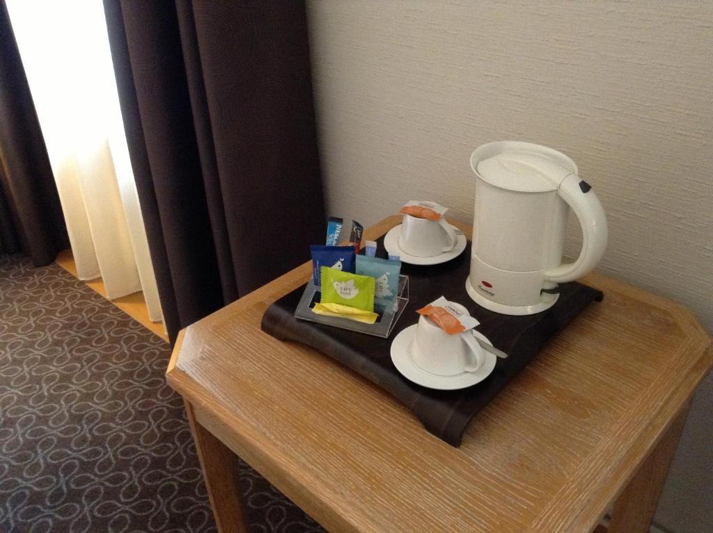 Le Grand Hotel Saint-Quentin (Aisne) Quarto foto