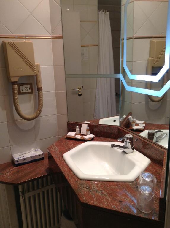 Le Grand Hotel Saint-Quentin (Aisne) Quarto foto
